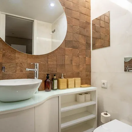 Joao Iv Jewel Retreat By Lovelystay Oporto